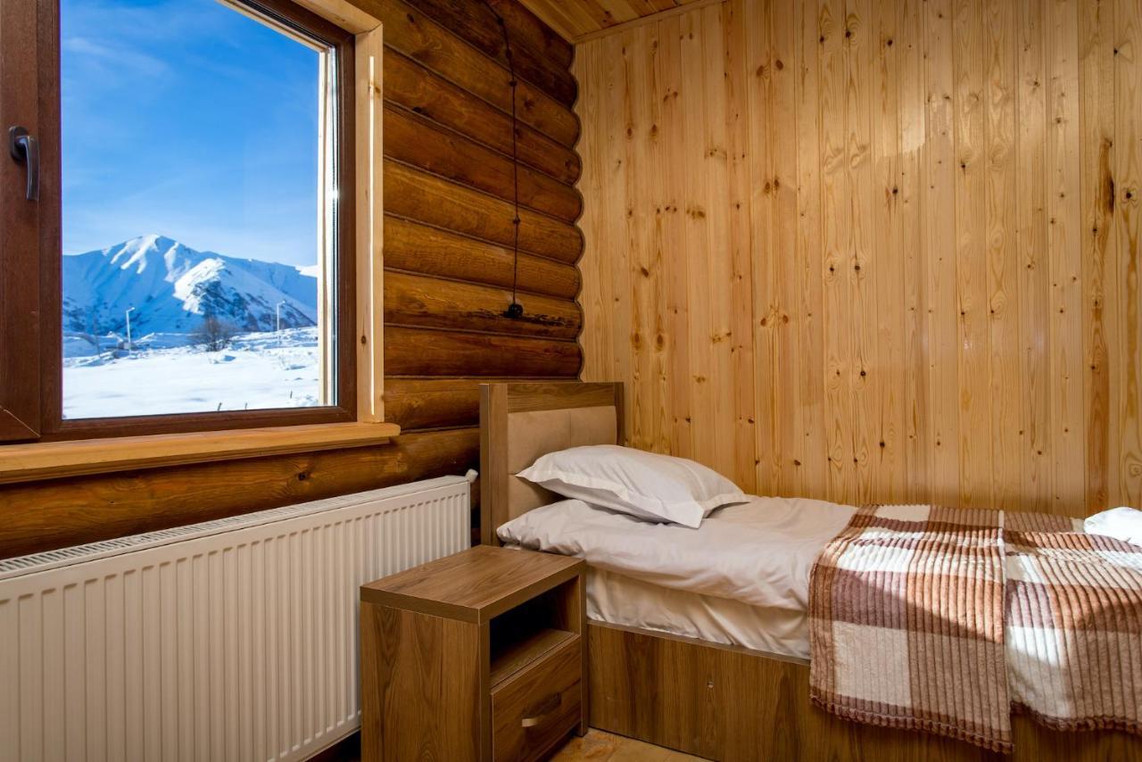 Snow Time Eco Chalet Gudauri Eksteriør billede
